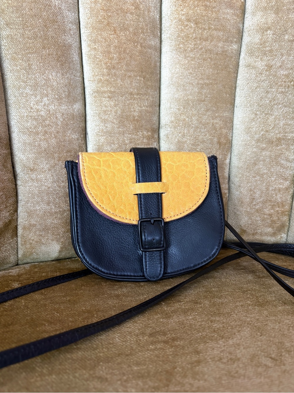 Sud de Sur Two-Tone Black and Yellow Crossbody Bag